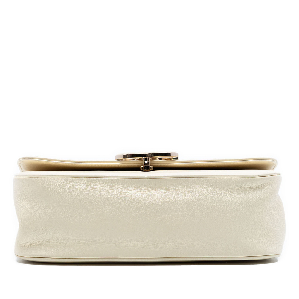 Pre-Loved Chanel Large Chevron Sheepskin Subtle Flap - Picture 3 of 7